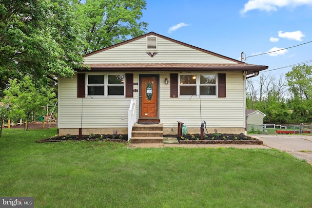 39 Riverview Ave, West Deptford, NJ 08086 - bungalow-style house with a front yard