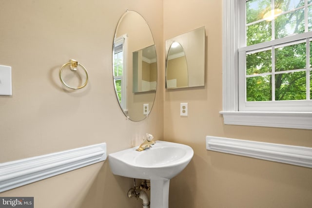 12850 Salmon Run Ct, Manassas, VA 20112 - view of bathroom
