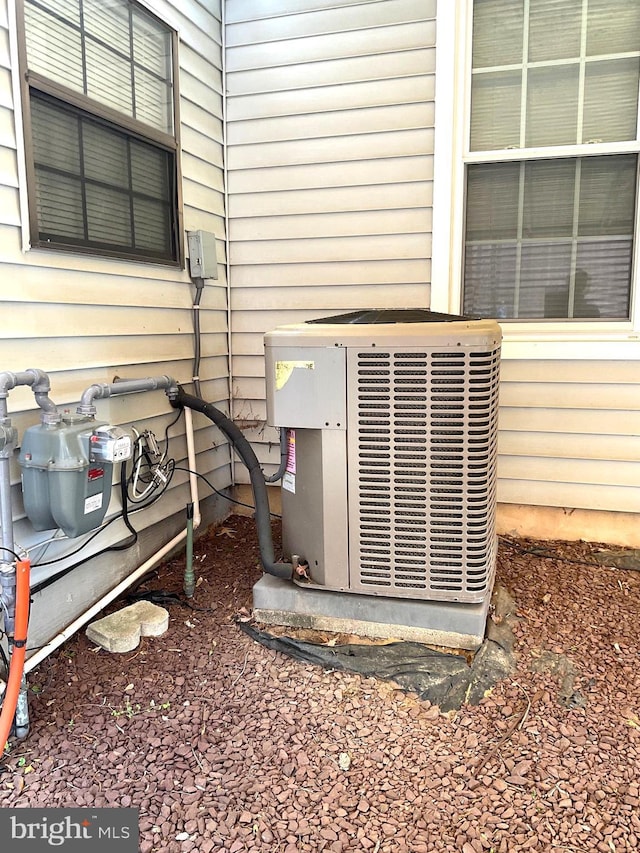 details with central AC and gas meter