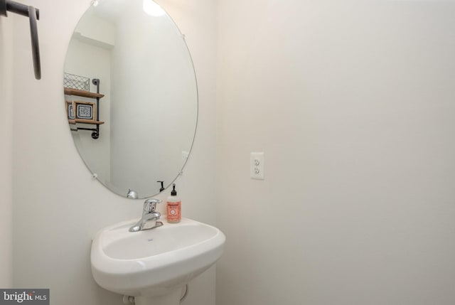 489 Beards Hill Rd, Aberdeen, MD 21001 - bathroom with a sink
