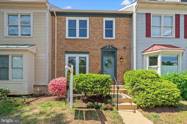 7232 Cherwell Ln, Alexandria, VA 22315 - townhome / multi-family property featuring brick siding
