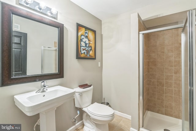 907 Whistling Duck Dr, Upper Marlboro, MD 20774 - bathroom with toilet, baseboards, visible vents, and a shower stall
