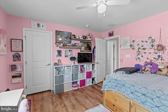 10 Warbler Ct, Stafford, VA 22554 - bedroom with visible vents, ceiling fan, and wood finished floors