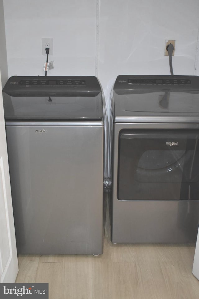 1920 Potomac Rd, Edgewater, MD 21037 - laundry area with laundry area and independent washer and dryer