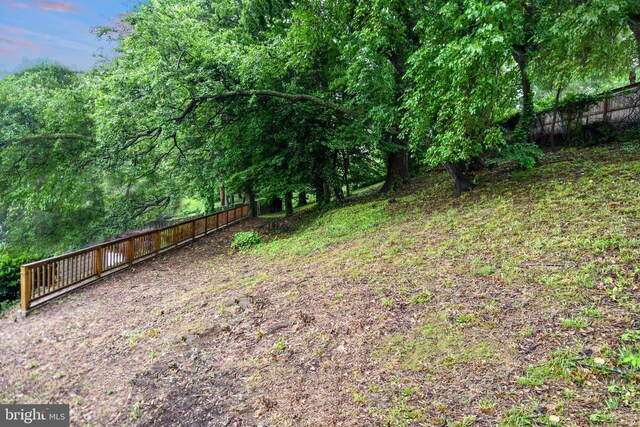 130 Great Lake Dr, Annapolis, MD 21403 - view of yard with fence