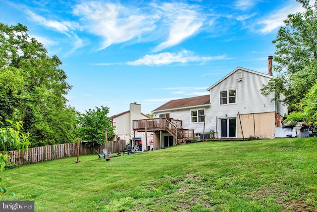 6608 Eaglewing Ln, Fort Washington, MD 20744 - back of property featuring a deck