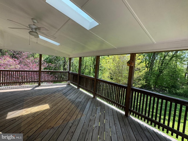 deck with a ceiling fan