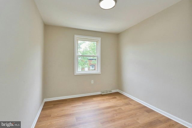 8321 Irongate Way, Manassas, VA 20109 - empty room featuring light wood finished floors and baseboards