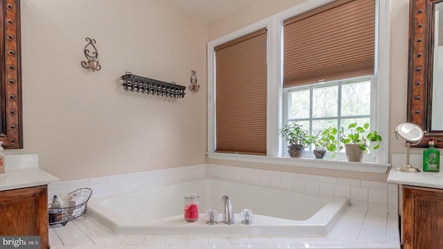 11400 Rolling Green Pl, Hagerstown, MD 21742 - full bath with a garden tub and vanity