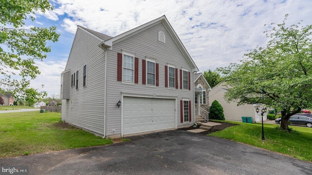 11400 Rolling Green Pl, Hagerstown, MD 21742 - view of front facade featuring a front lawn, a garage, and aphalt driveway
