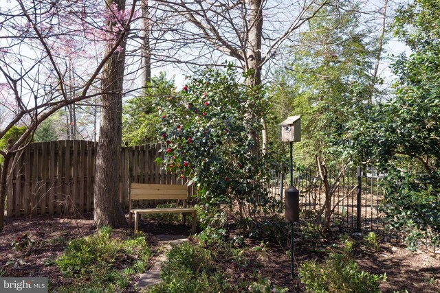 view of yard featuring fence