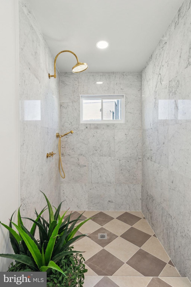 213 Morris St, Philadelphia, PA 19148 - bathroom featuring a tile shower