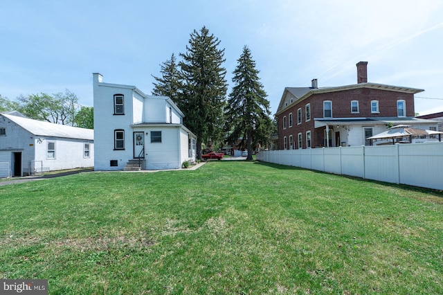 475 Farmington Ave, Pottstown, PA 19464 - view of yard with entry steps