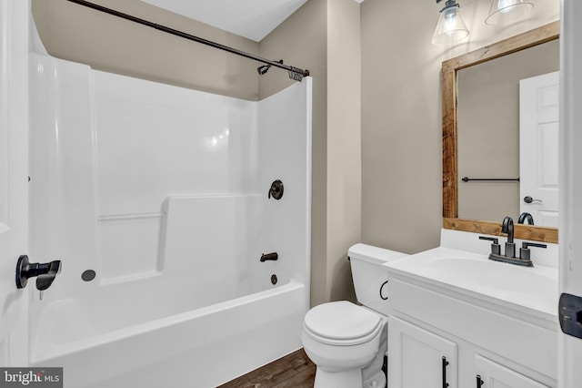 9 Ryan Ct, Telford, PA 18969 - full bath featuring vanity, toilet, washtub / shower combination, and wood finished floors