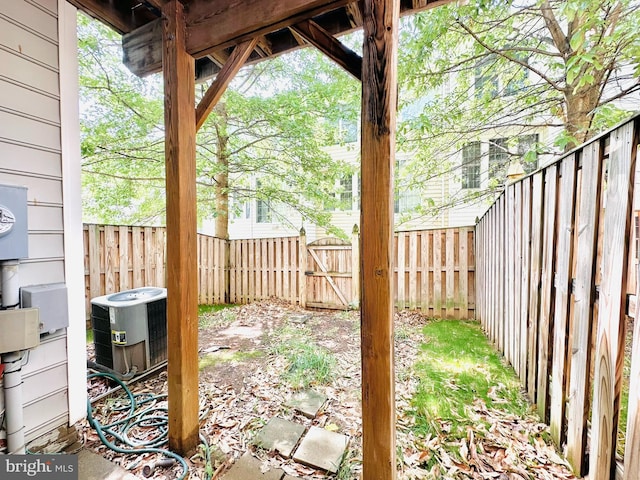2206 Greywing St, Woodbridge, VA 22191 - fenced backyard with central AC unit