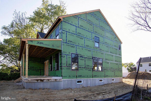 exterior space featuring crawl space