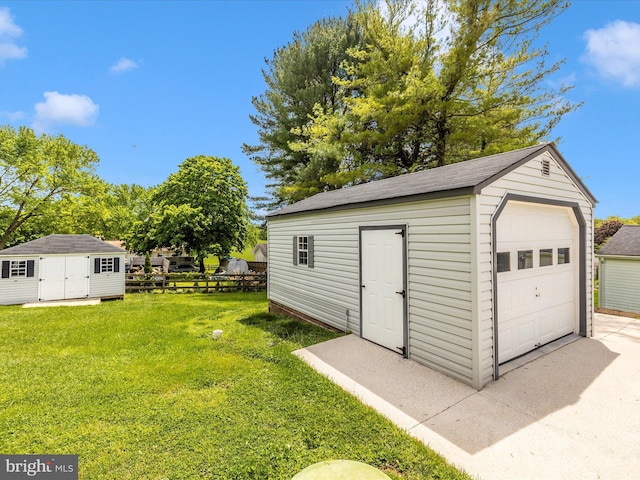 7214 Honeybush Dr, Mount Airy, MD 21771 - detached garage with driveway