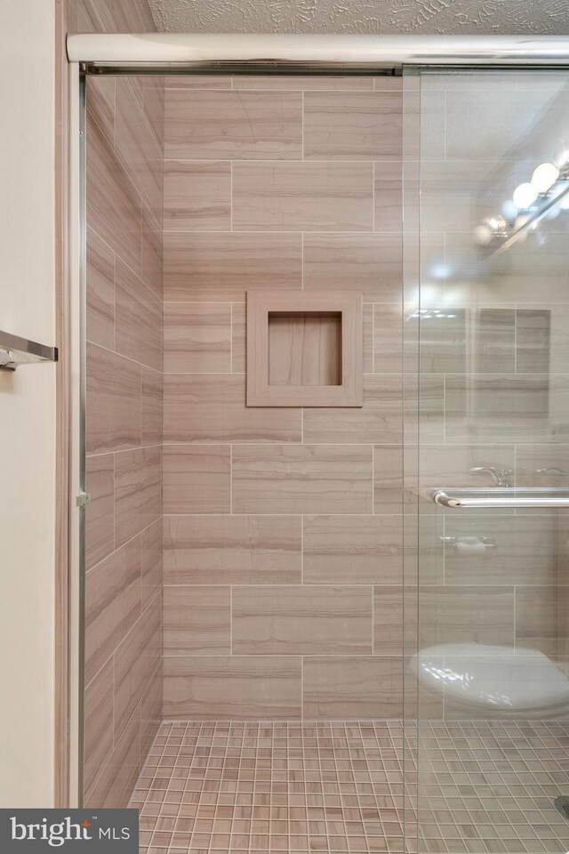 13830 Lord Fairfax Pl, Upper Marlboro, MD 20772 - bathroom featuring a shower stall