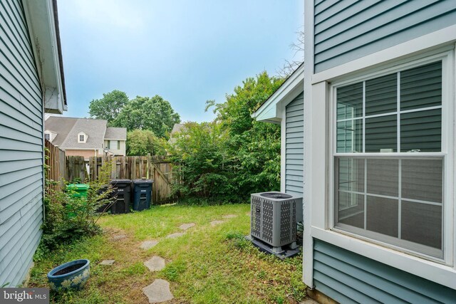 13830 Lord Fairfax Pl, Upper Marlboro, MD 20772 - view of yard with central AC
