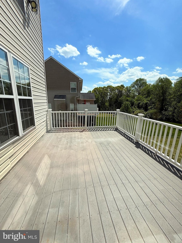 12405 Hillantrae Dr, Clinton, MD 20735 - view of deck