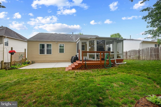7815 Shallowbrook Ct, Severn, MD 21144 - rear view of property with a lawn, a patio area, a sunroom, and a fenced backyard