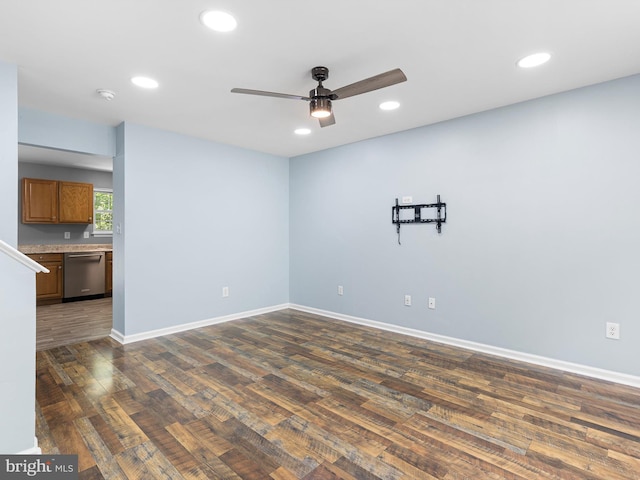 34 Dovetree Dr, Newark, DE 19713 - empty room with a ceiling fan, dark wood-style flooring, recessed lighting, baseboards, and a smoke detector