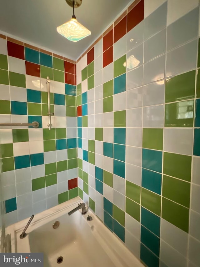 2102 E Dauphin St, Philadelphia, PA 19125 - view of bathroom
