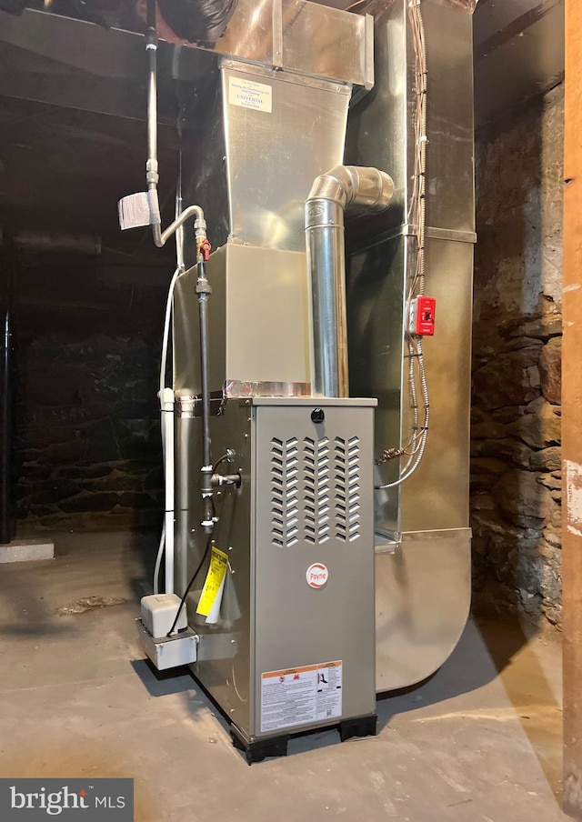 2102 E Dauphin St, Philadelphia, PA 19125 - utility room featuring heating unit