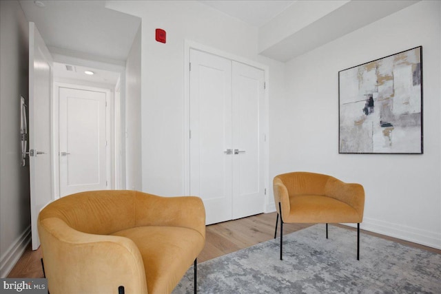 923 V St NW Unit 601, Washington, DC 20001 - living area featuring wood finished floors and recessed lighting