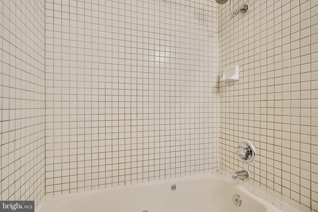 702 S Wolfe St Unit 5, Baltimore, MD 21231 - bathroom featuring bathing tub / shower combination