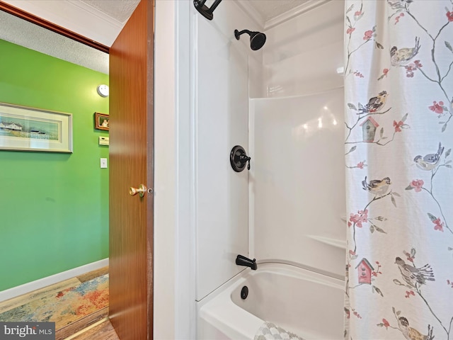 917 Houtztown Rd, Myerstown, PA 17067 - full bathroom featuring baseboards, ornamental molding, and shower / tub combo with curtain