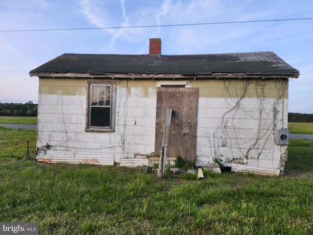 view of outdoor structure