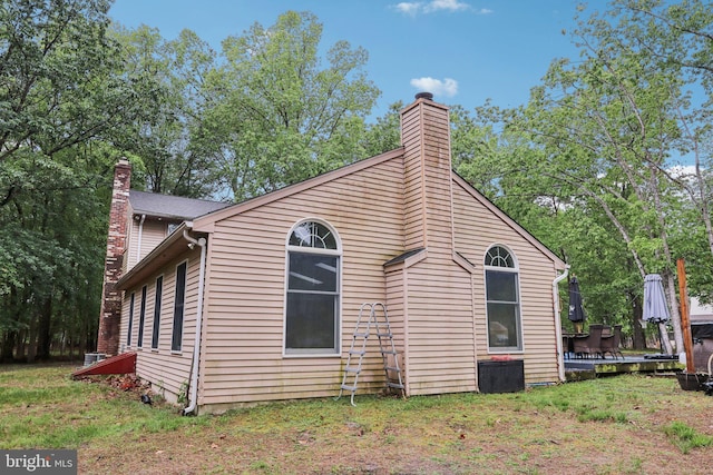 595 Tabernacle Rd, Medford, NJ 08055 - view of side of property with a chimney