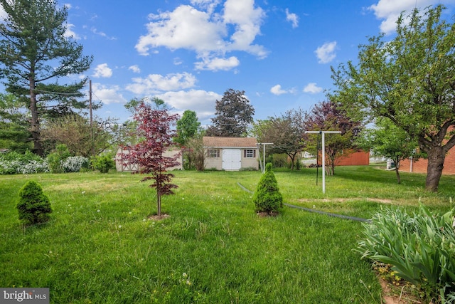 10918 Allen Ave, Hagerstown, MD 21740 - view of yard featuring an outdoor structure