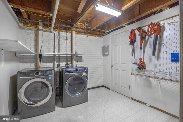 7228 Lensfield Ct, Alexandria, VA 22315 - washroom with washer and clothes dryer