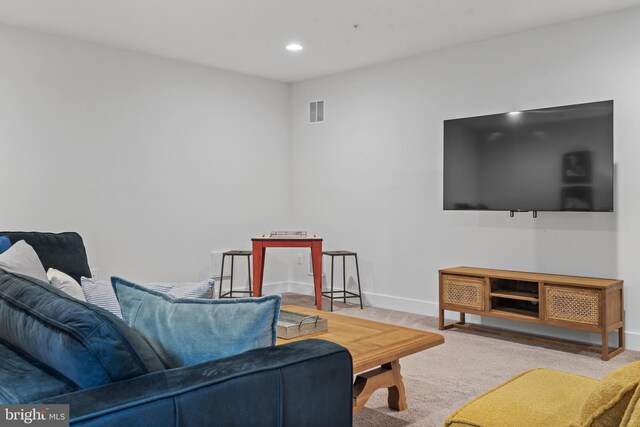 52 Primrose Hill Ln, Annapolis, MD 21403 - carpeted living area with baseboards and recessed lighting