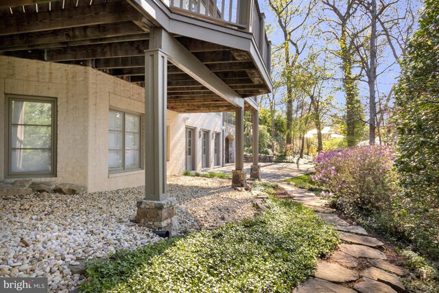 view of yard with a patio