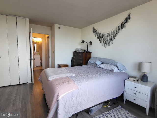 2020 Walnut St Unit 21K, Philadelphia, PA 19103 - bedroom featuring dark wood finished floors