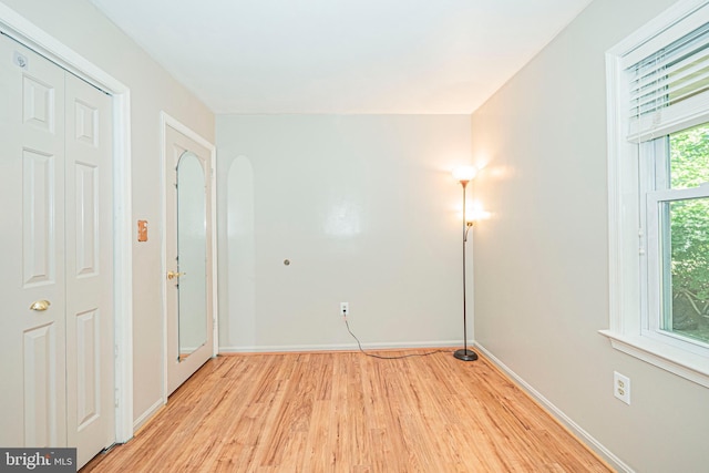 11039 Timberview Dr, Manassas, VA 20111 - entryway featuring light wood-style floors and baseboards