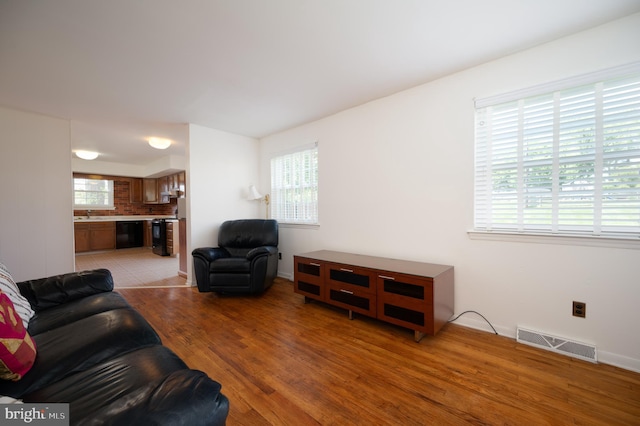 11 Whitekirk Dr, Wilmington, DE 19808 - living room featuring light wood-style floors, baseboards, and visible vents