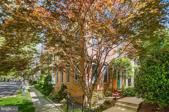 217 Hart Rd, Gaithersburg, MD 20878 - view of side of property