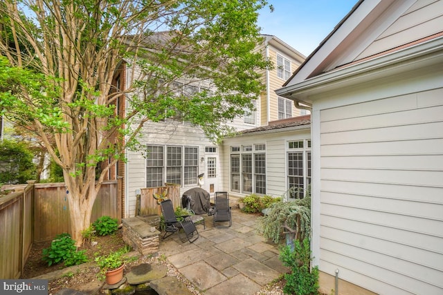 217 Hart Rd, Gaithersburg, MD 20878 - view of patio with fence