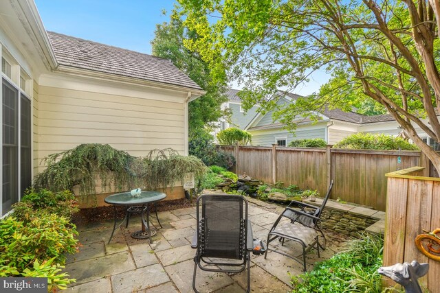 217 Hart Rd, Gaithersburg, MD 20878 - view of patio with fence