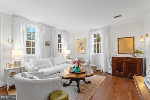 110 Murdock Rd, Baltimore, MD 21212 - living area with dark wood-type flooring