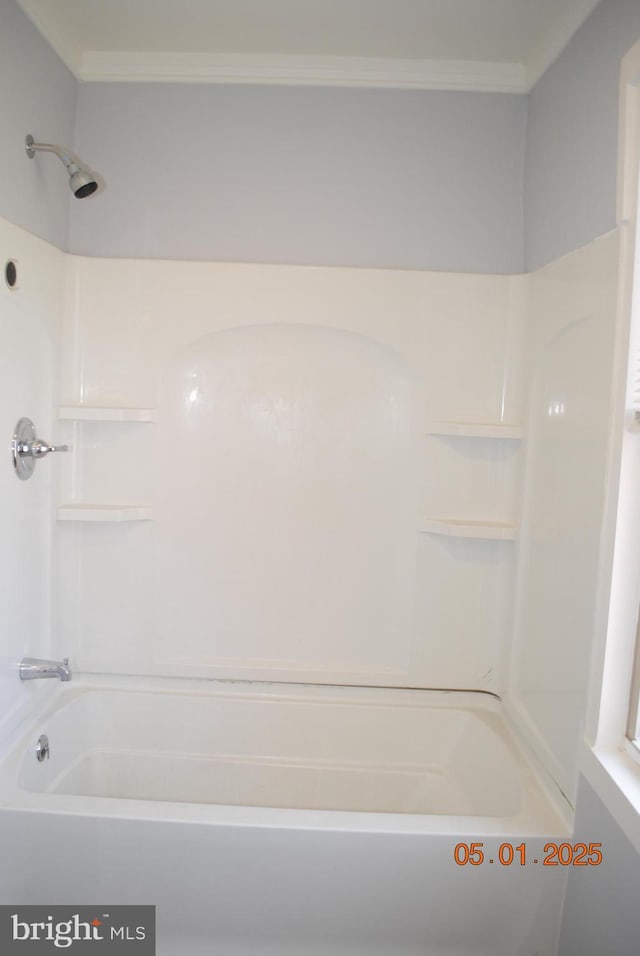 816 S Beaver St, York, PA 17403 - bathroom with crown molding and  shower combination