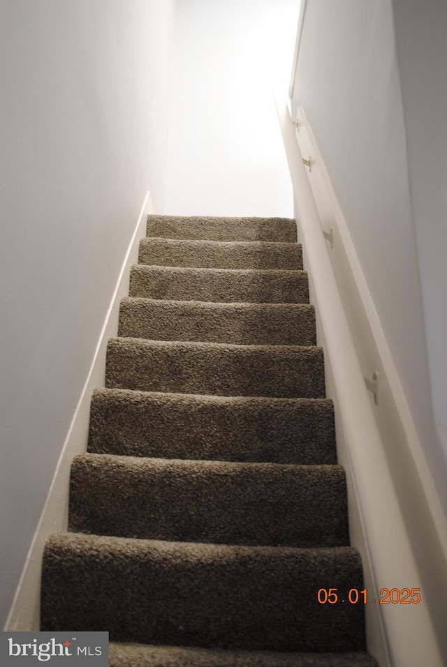 816 S Beaver St, York, PA 17403 - view of staircase