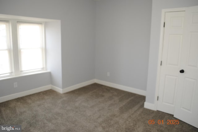 816 S Beaver St, York, PA 17403 - empty room featuring carpet and baseboards