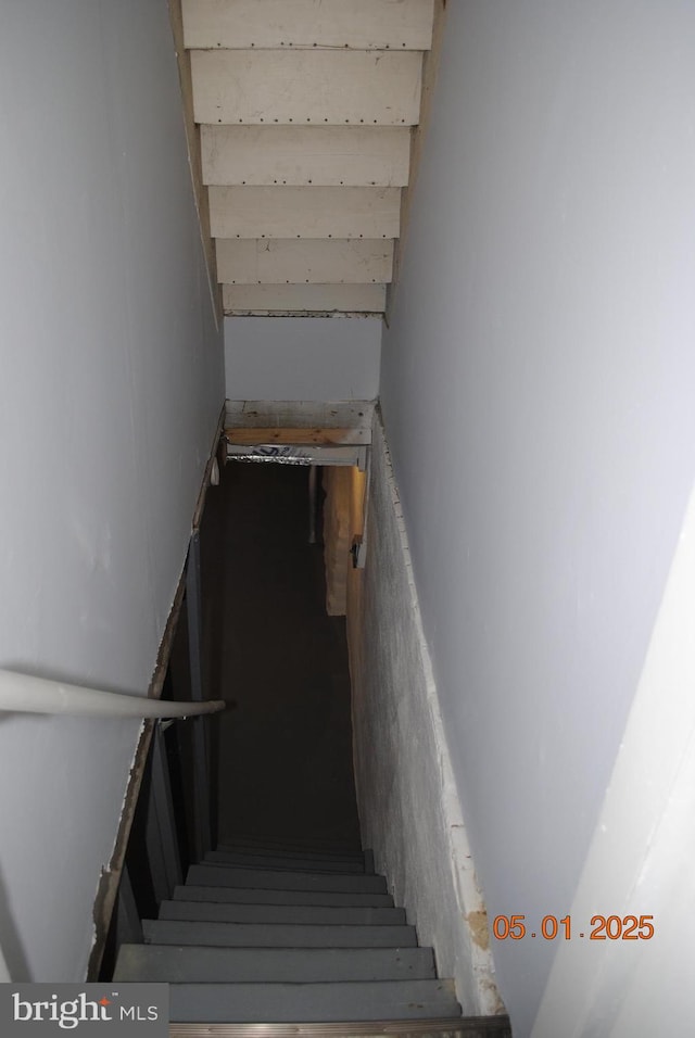 816 S Beaver St, York, PA 17403 - view of stairway