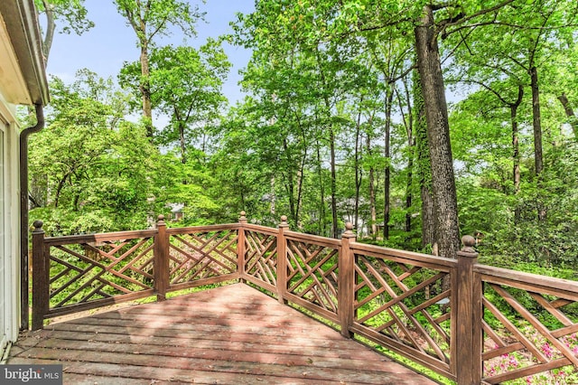1529 Red Oak Dr, Silver Spring, MD 20910 - view of wooden terrace