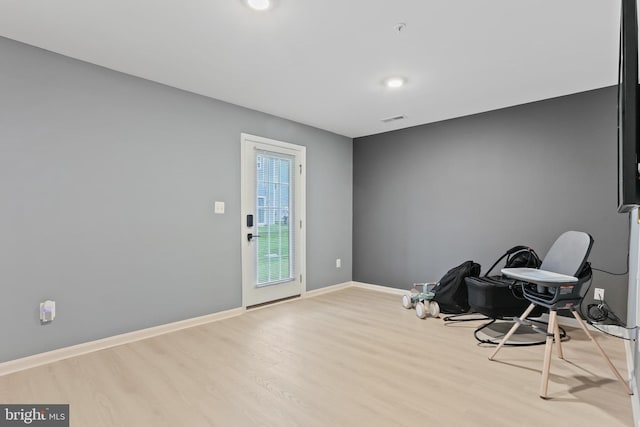 209 Sheridan St, Taneytown, MD 21787 - unfurnished room featuring light wood finished floors, baseboards, and recessed lighting